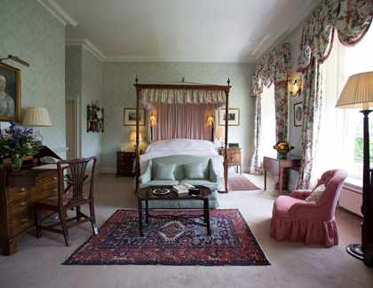 Middlethorpe Hall - four poster room in main house